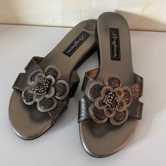 Brighton Shoes - Brighton clover slippers size 6 medium
